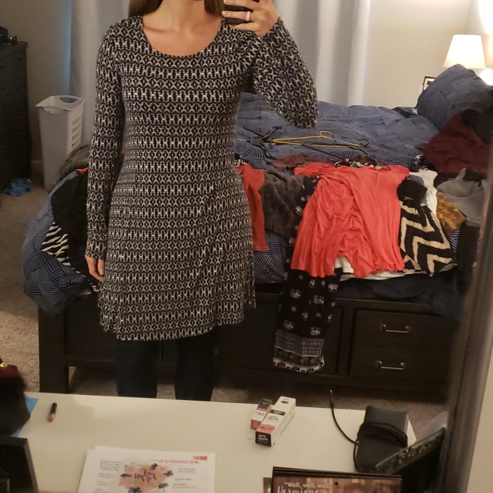 Long sleeve, cotton dress black and white